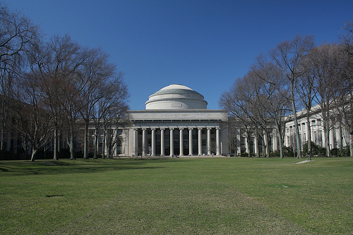 Der Kuppelbau des MIT in Cambridge, Ma. (Foto: Mathieu Thouvenin)