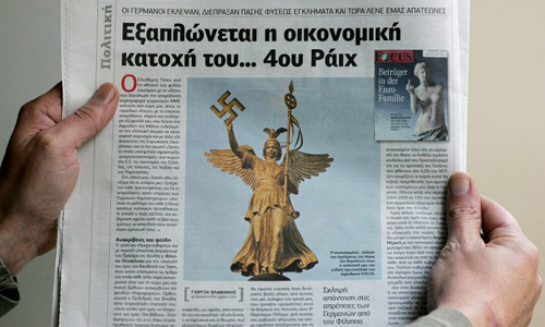 Reaktion auf das FOCUS-Titelbild mit Stinkefinger-Aphrodite in der Tageszeitung Eleftheros Typos: Siegessäule-Victoria mit Hakenkreuz (Foto: © dpa)