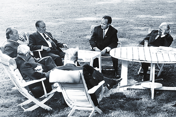 Ivanji (zweiter von rechts) mit Tito und Willy Brandt im Juni 1974 (Foto: Promedia-Verlag)