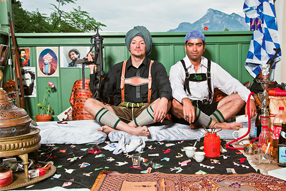 Bayrische Taliban: Hank und Tanin in ihrer Tracht (Foto: © Rita Bürgler)